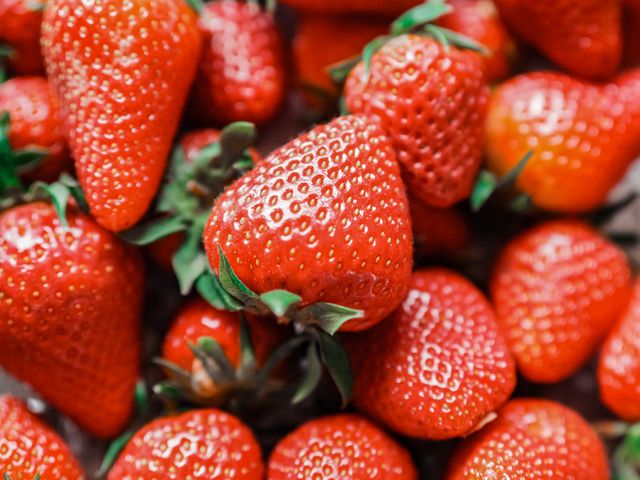 Fisetin-rich foods that support cardiovascular health